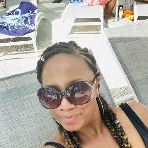 Meet your Posher, Vicky